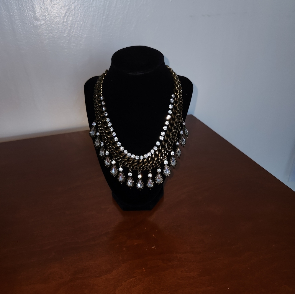 Women's evening chain and crystal necklace